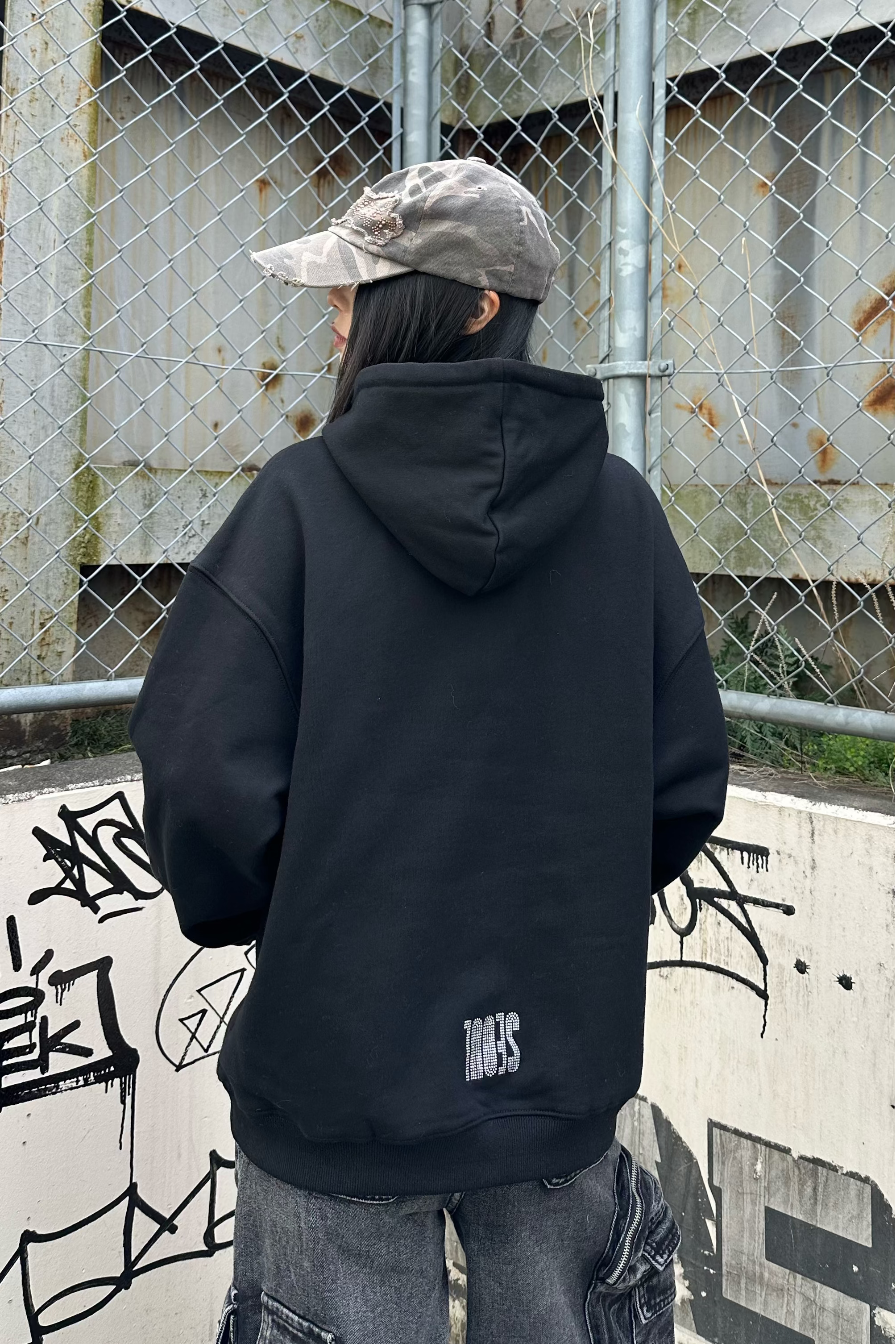 ビッグロゴラインストーンパーカー KSG21183