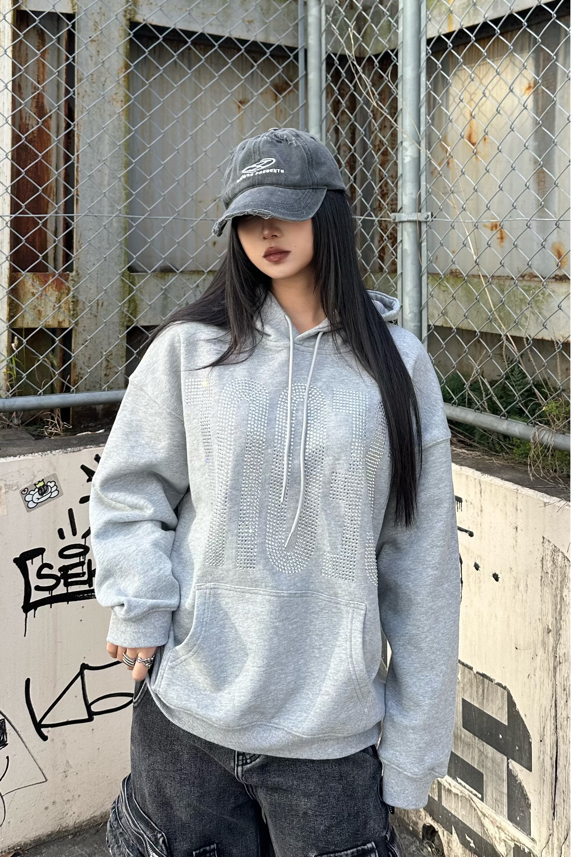 ビッグロゴラインストーンパーカー KSG21183