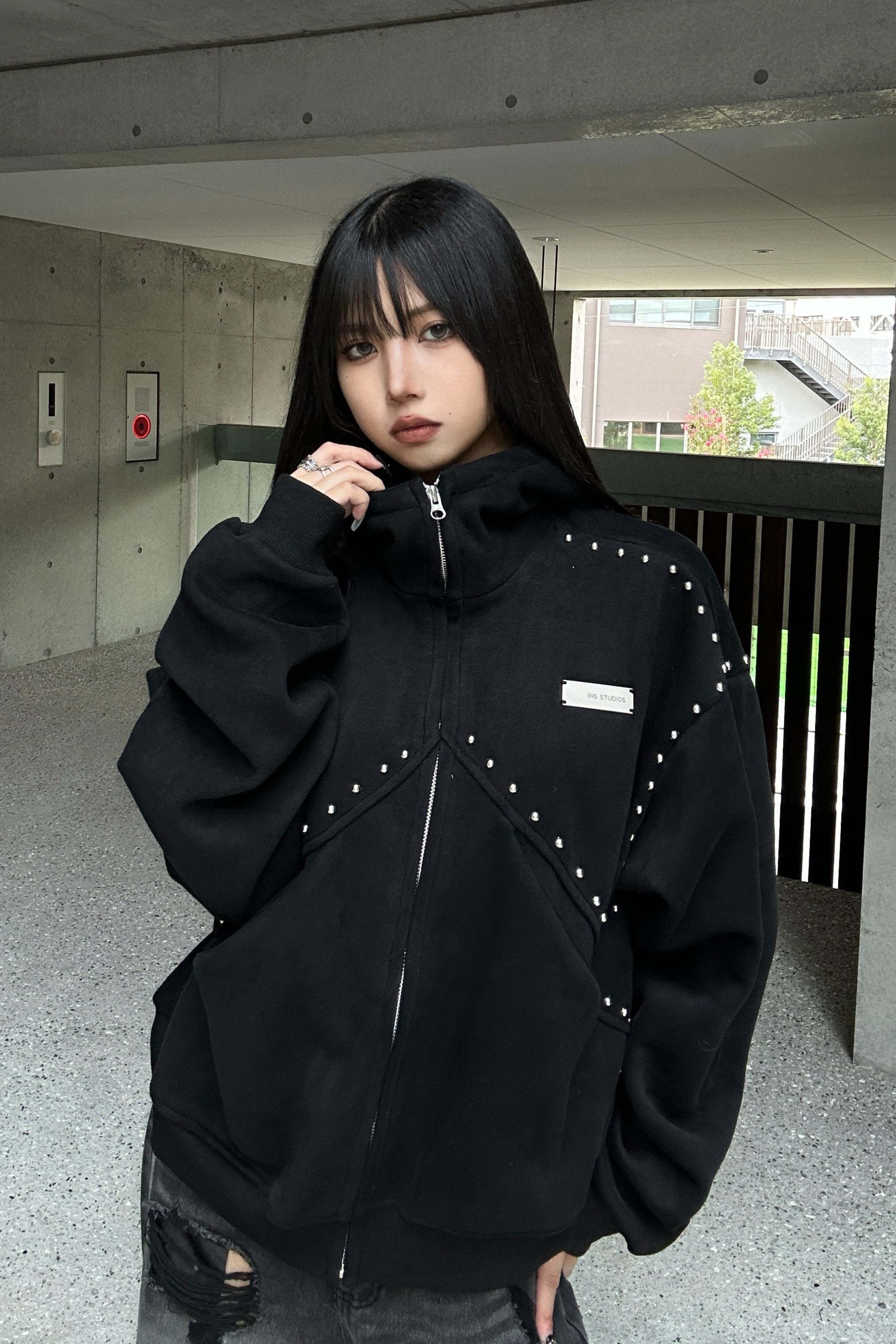 Studs Line Zip Hoodie KSG21043