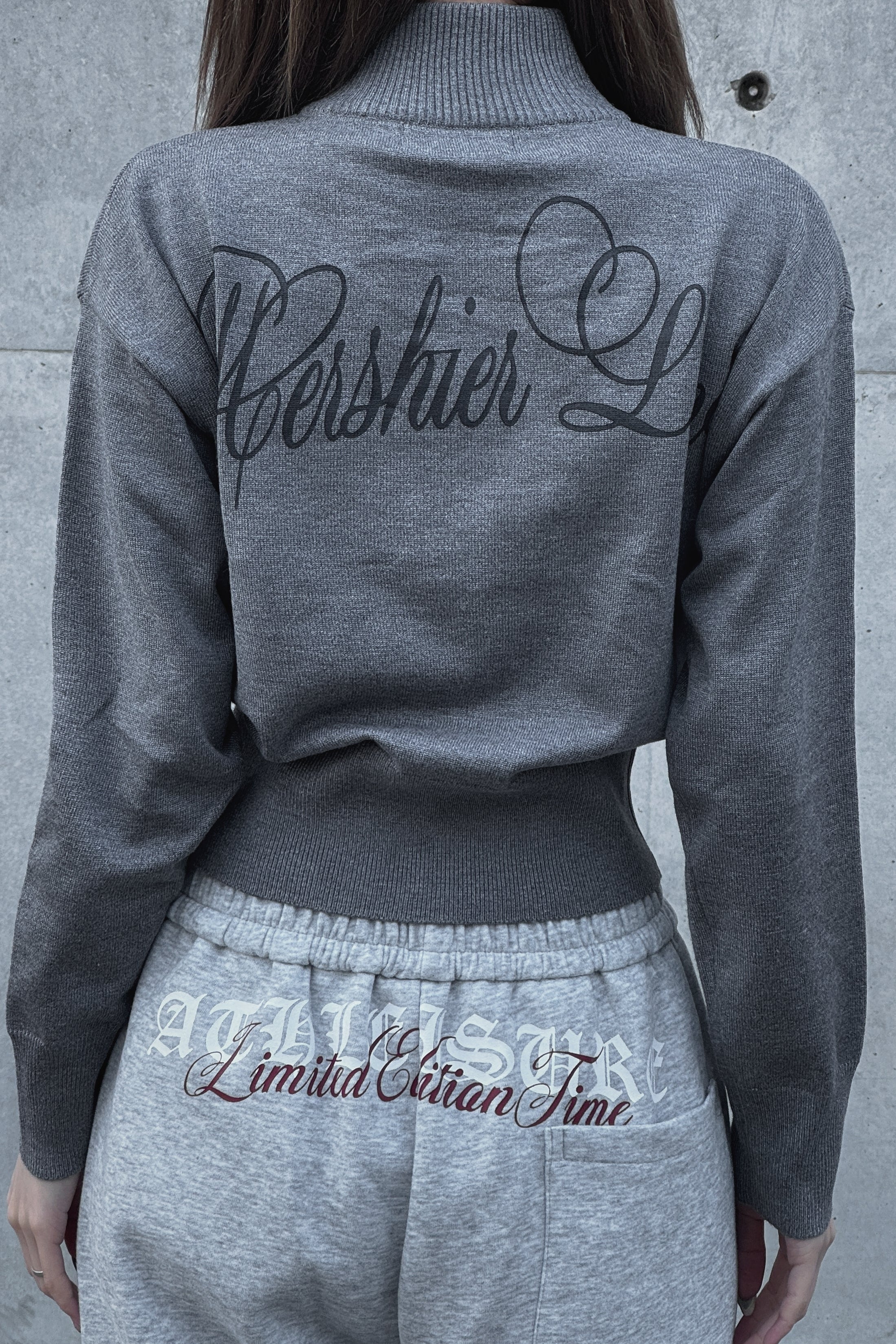 バックレタリングクロップドジップニット KSG21151