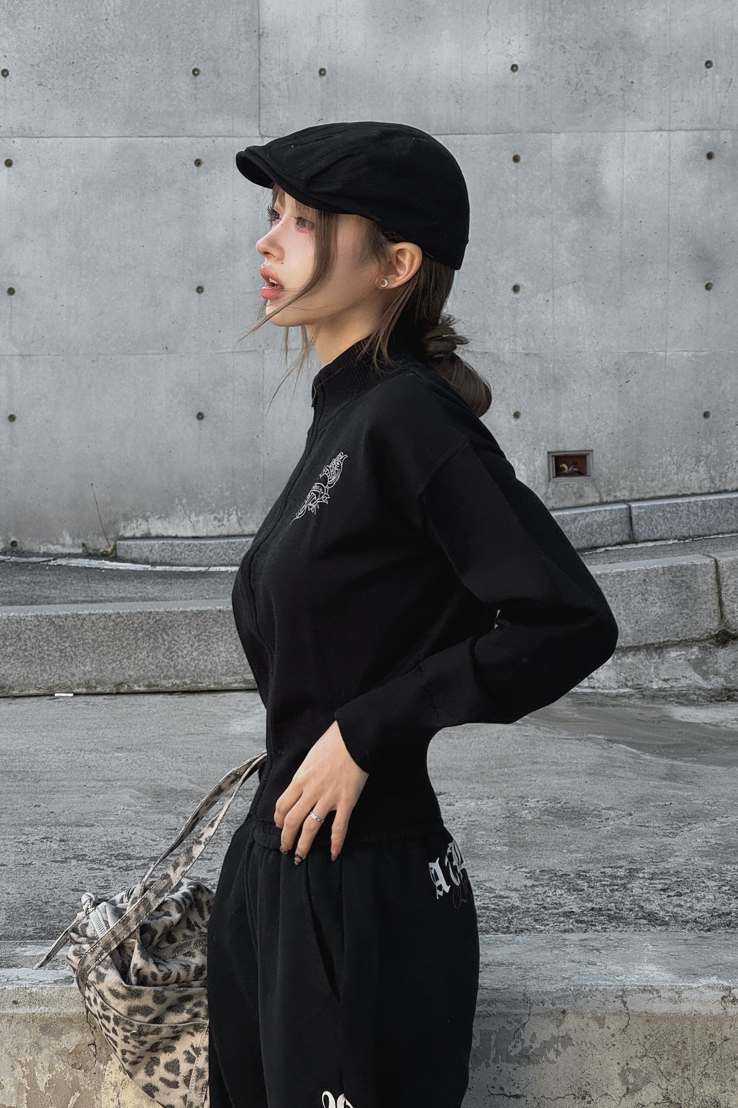 バックレタリングクロップドジップニット KSG21151