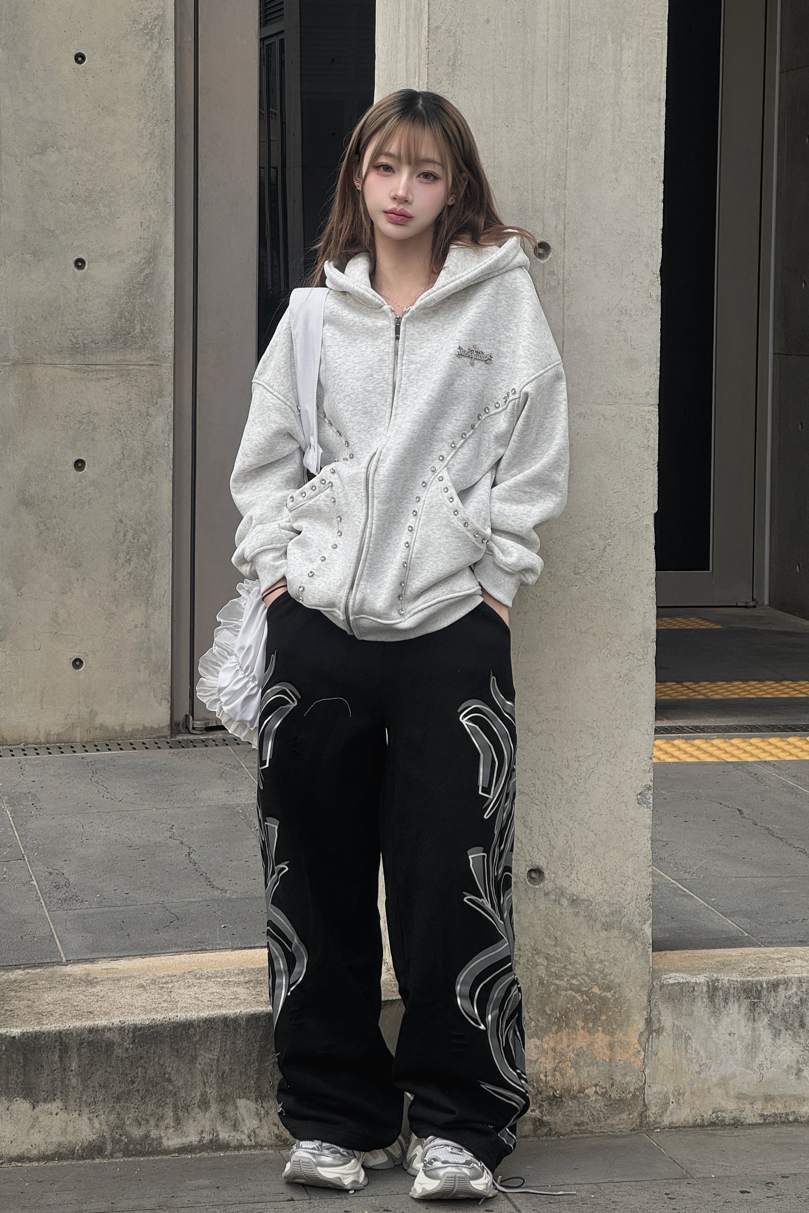 ラインスタッズロゴフーディー KSG21129