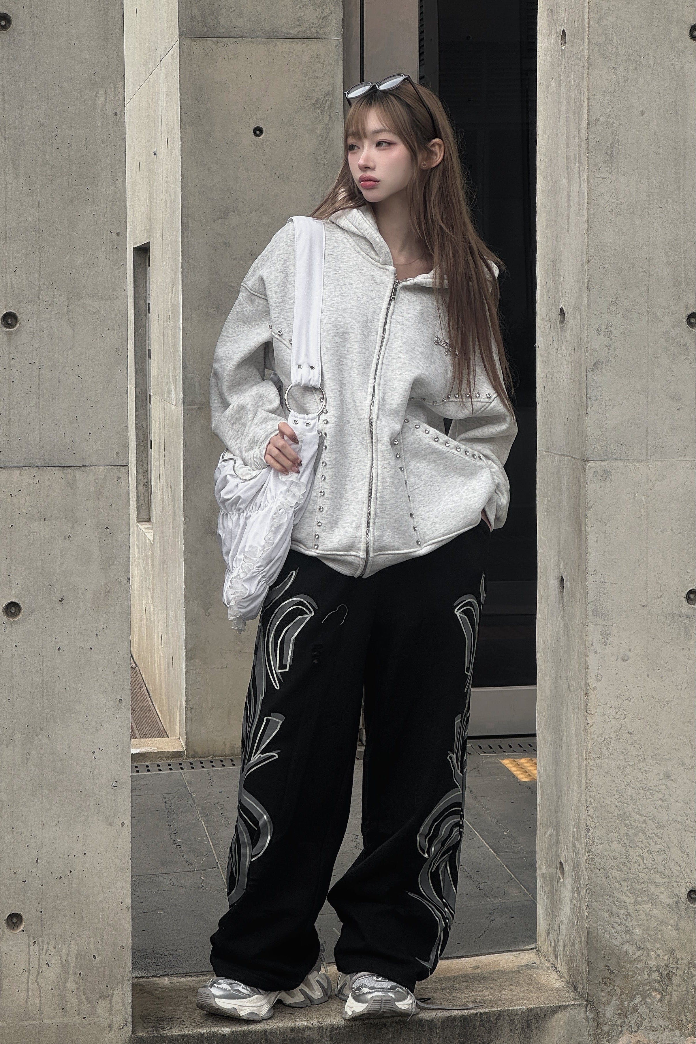 ラインスタッズロゴフーディー KSG21129