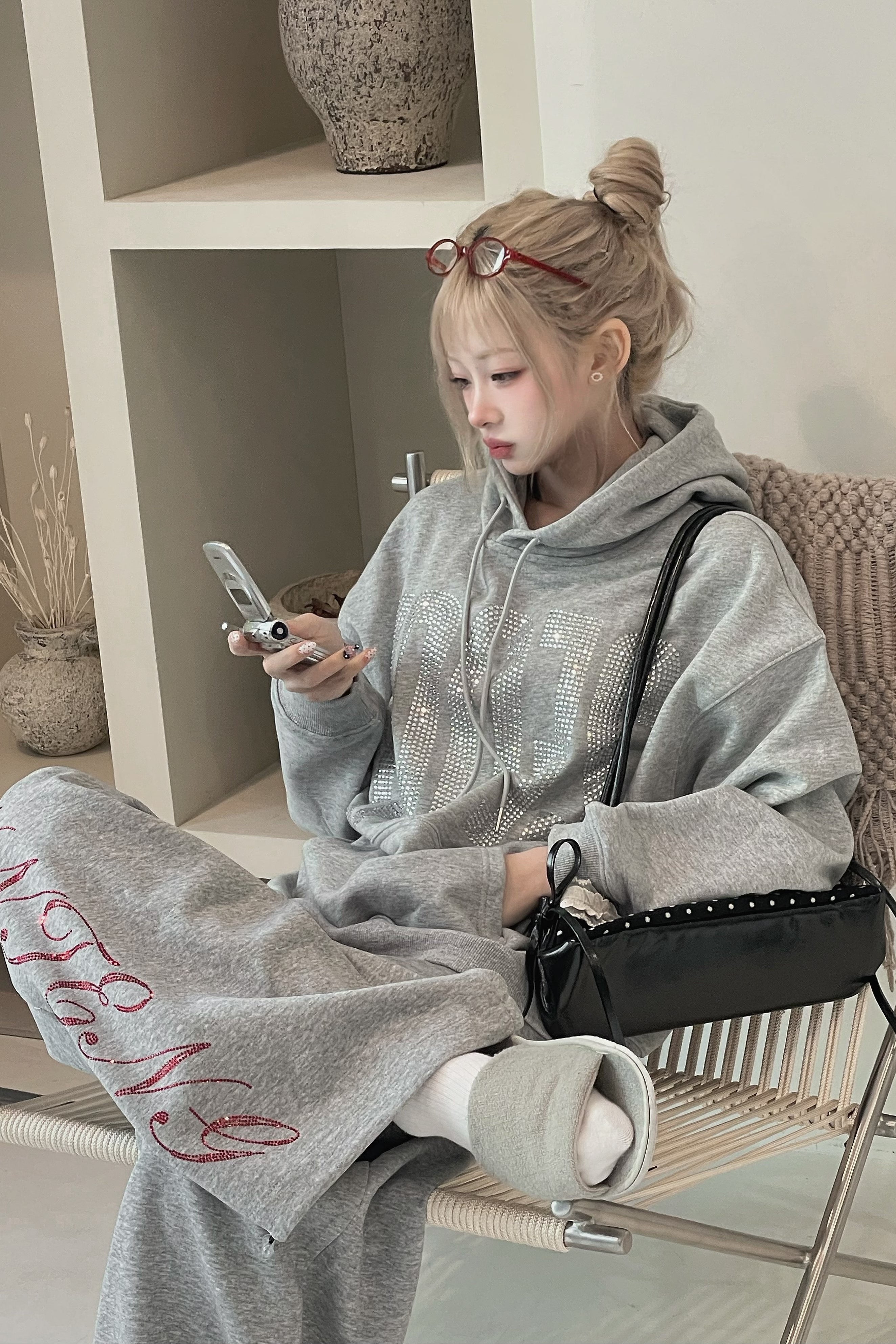 ビッグロゴラインストーンパーカー KSG21183