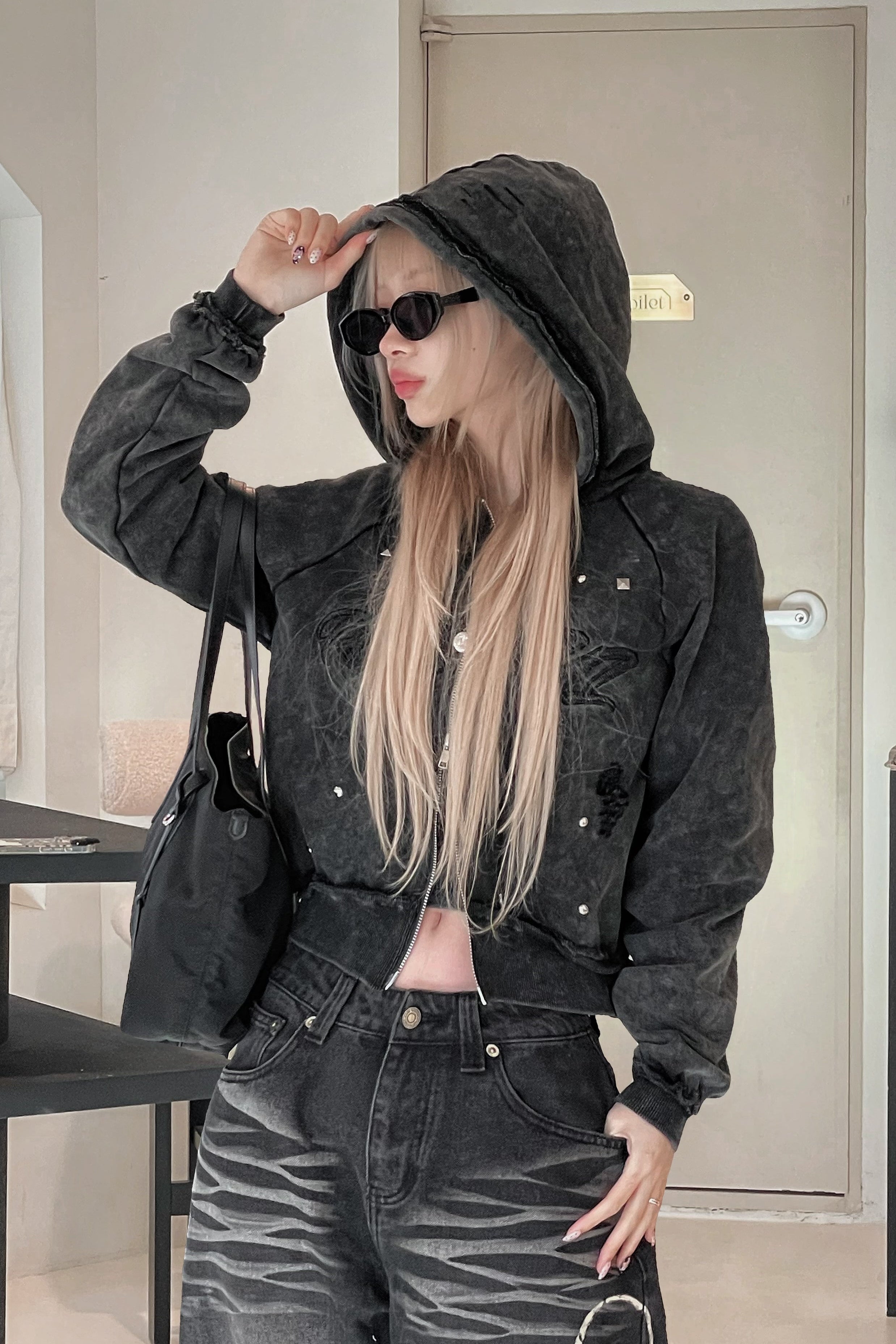 クロップドスタッズダメージフーディー KSG20933