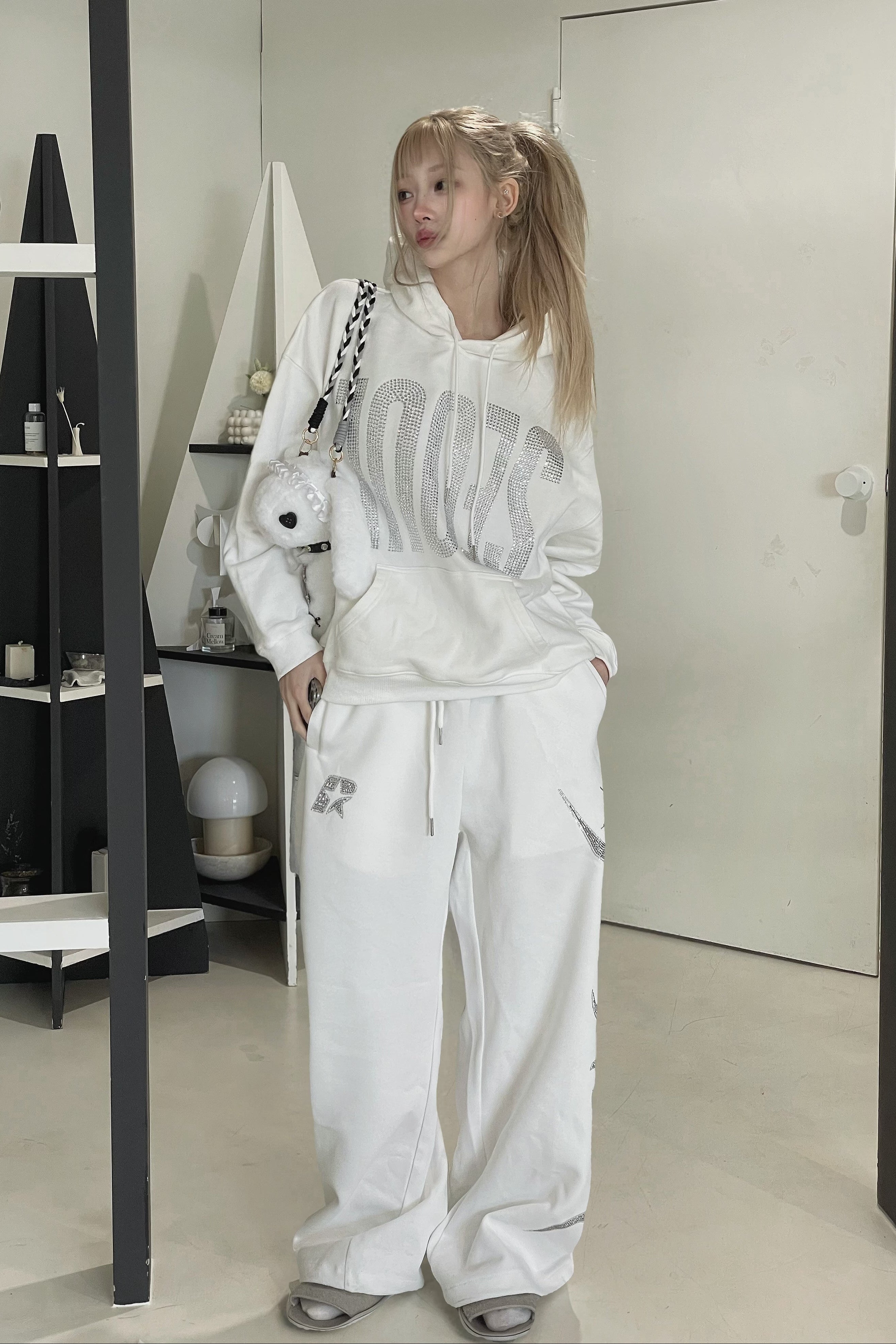 ビッグロゴラインストーンパーカー KSG21183