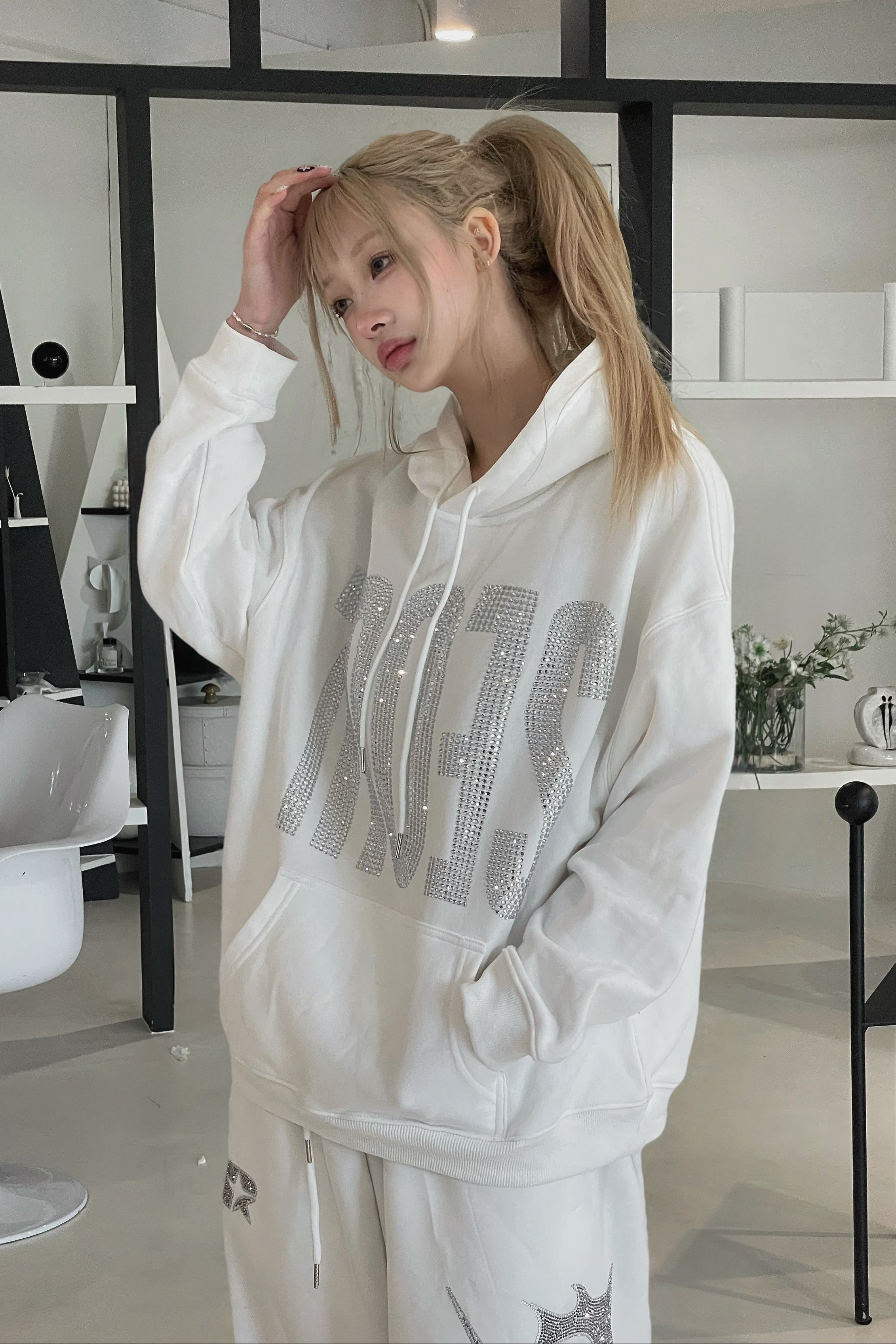 ビッグロゴラインストーンパーカー KSG21183