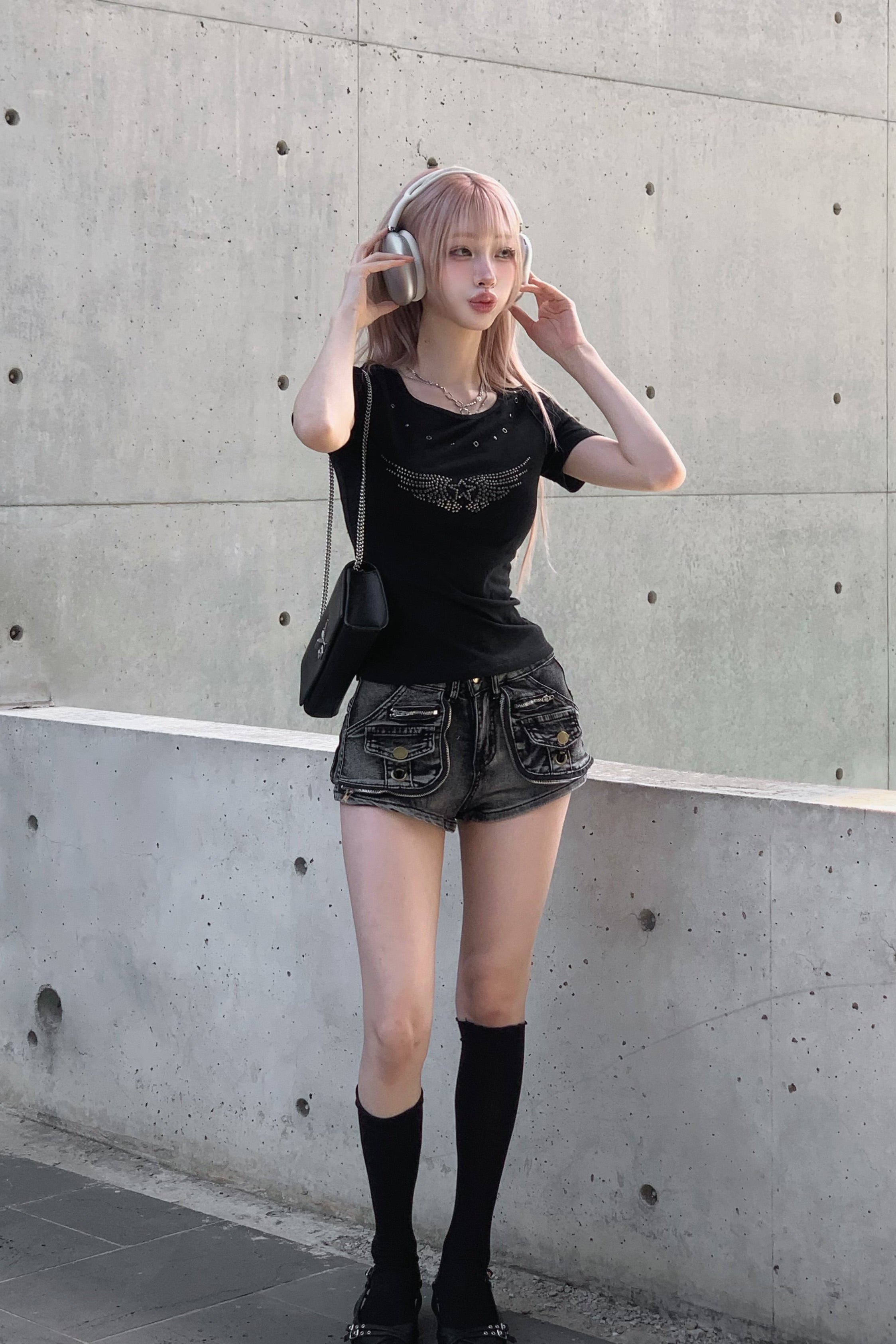 フロントウイングスタッズTシャツ KSG21266