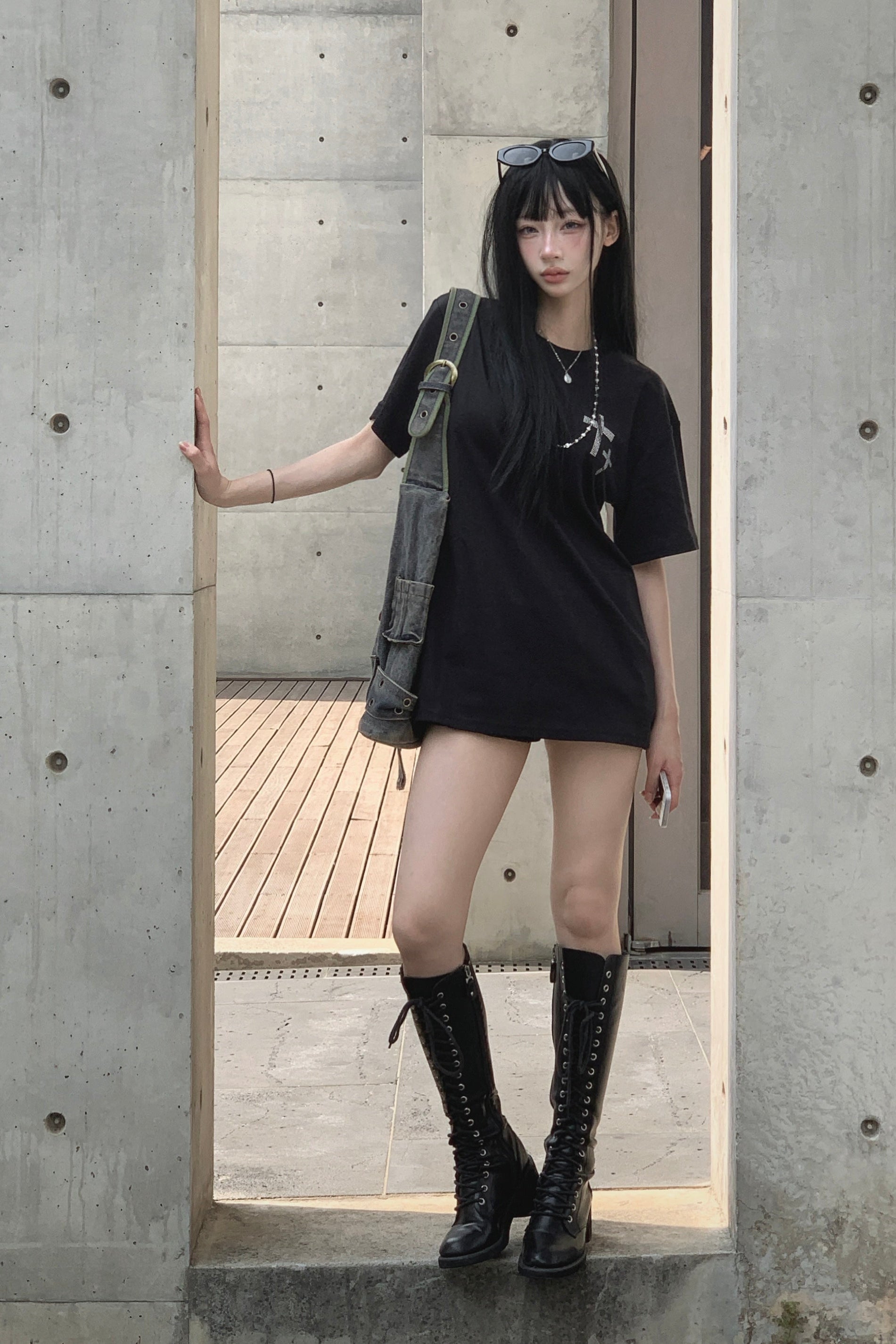 バックレタリングビジューTシャツ KSG21293