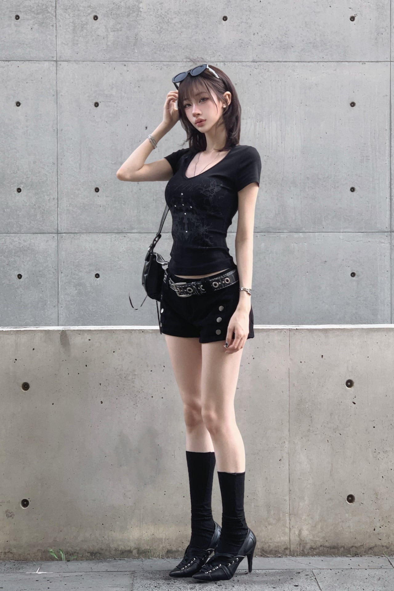 トライバルポイントスタッズTシャツ KSG21343