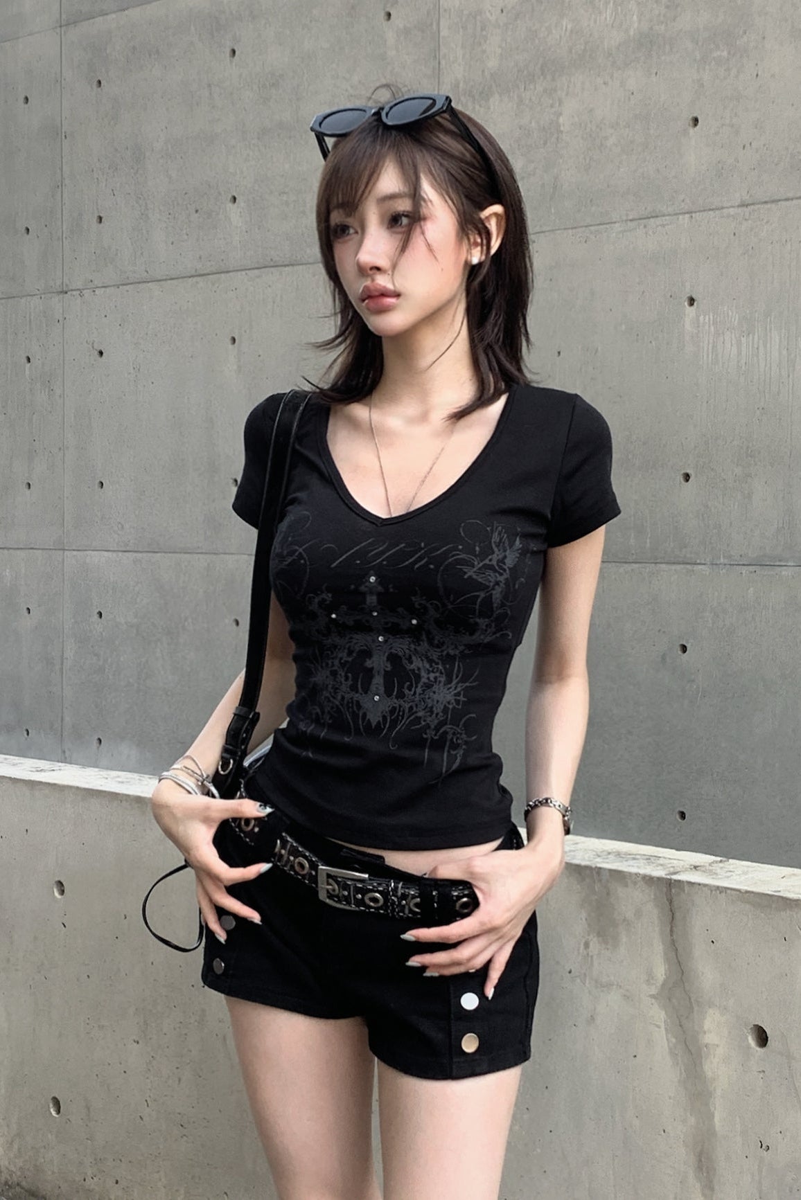 トライバルポイントスタッズTシャツ KSG21343
