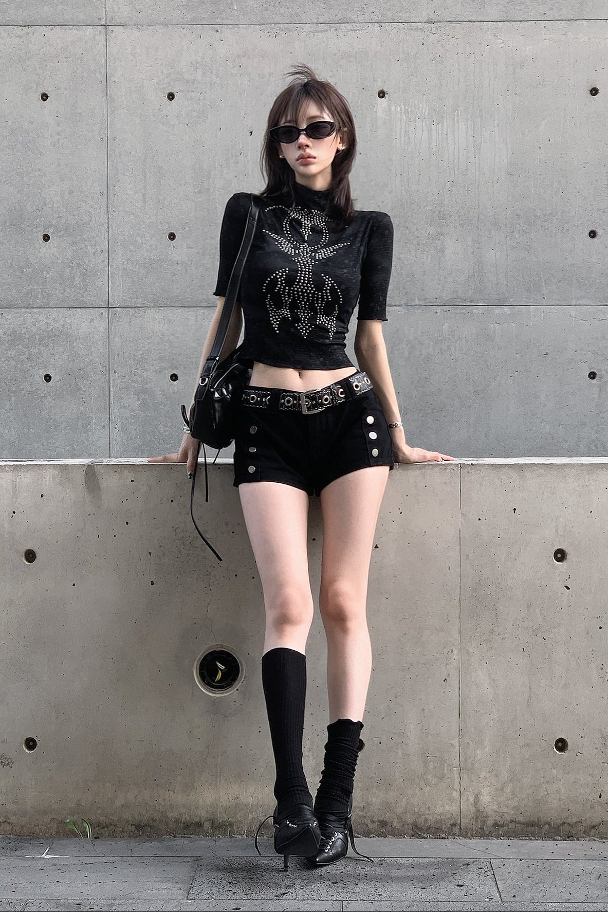 グラフィックトライバルスタッズTシャツ KSG21345